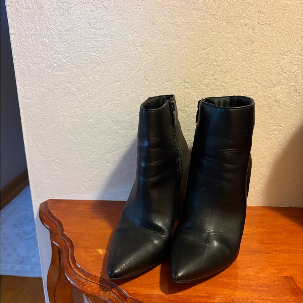 Shoedazzle Black Pointed-Toe Ankle Booties | Size 9 | Block Heel